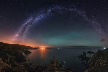 大三可以考上海教师资格证吗?